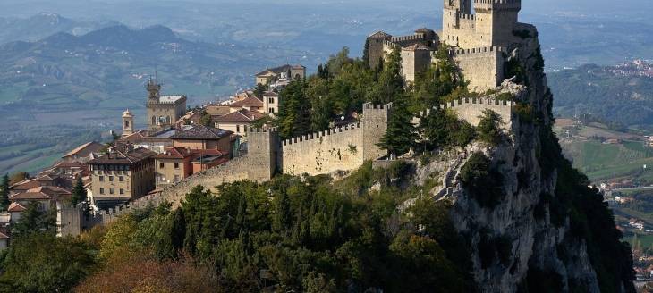 San Marino, Rimini i Ravenna, Advent