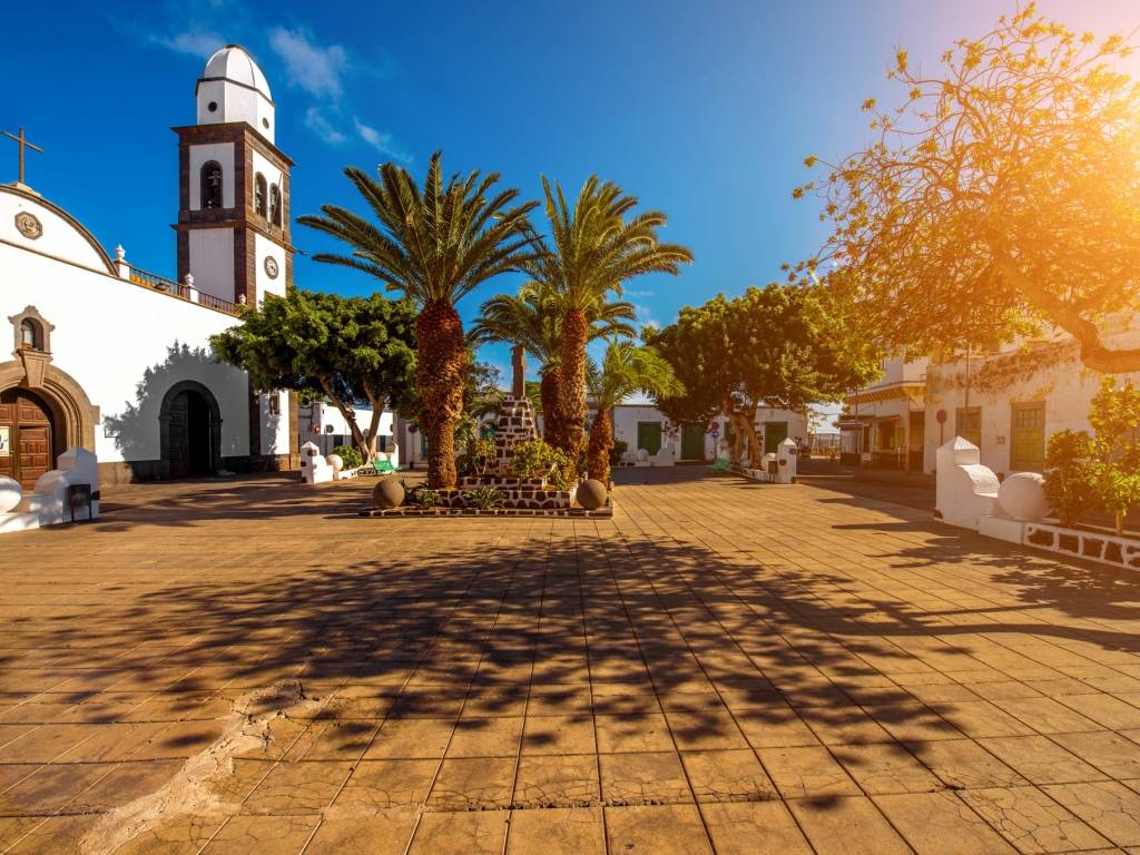 Kanarski otoci - Lanzerote i  Fuerteventura 2027.